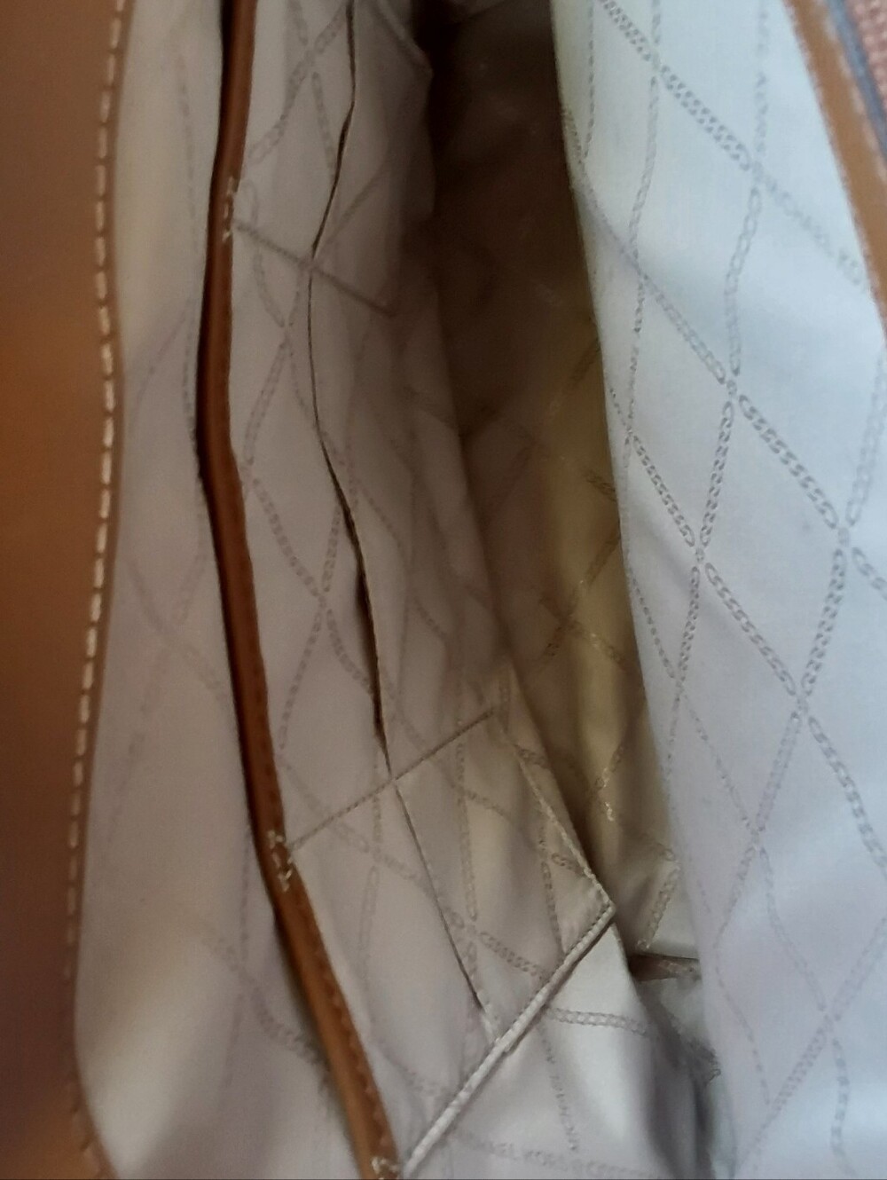 Michael Kors Large Voyager Signature Tote - Picture 3 of 3